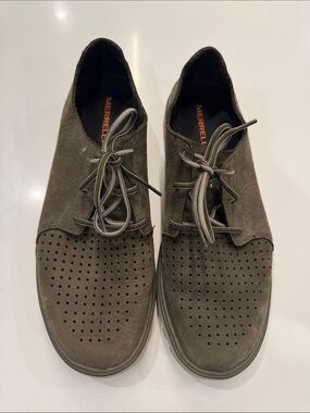 Merrell Men's Chukka Boots in Olive Green Suede